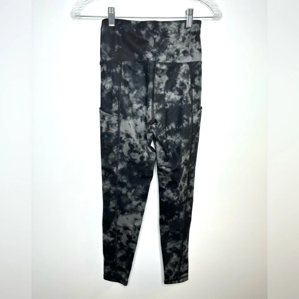 American Eagle The Everything Pocket Legging size Small Short